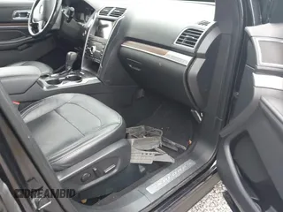 2019 Ford Explorer Limited z VIN 1FM5K7F81KGB11751, wystawiony jako IAAI lot #42199525 z przebiegiem 119 954 mil mil oraz . Historia ofert i sprzedaży dostępna na DreamBid. Obrazek 5.