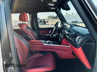 2020 Mercedes-Benz G 63 AMG z VIN WDCYC7HJ0LX335684, wystawiony jako Copart lot #87609355 z przebiegiem 8 807 mil mil oraz Szkoda całkowita • Salvage title. Historia ofert i sprzedaży dostępna na DreamBid. Obrazek 5.