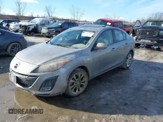 2010 Mazda 3 S Grand Touring z VIN JM1BL1S68A1276008, wystawiony jako IAAI lot #41453232 z przebiegiem 40 623 mil mil oraz . Historia ofert i sprzedaży dostępna na DreamBid. Obrazek 2.