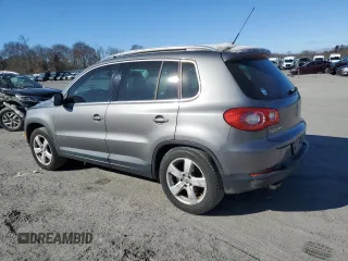 2010 Volkswagen Tiguan SEL with VIN WVGBV7AX2AW530401, listed as a Copart auction lot 45783555 with 138,454 mi miles and Clean Title. Bid and sale history available at DreamBid. Image 2.