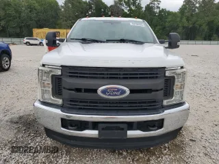 2018 Ford F-350 with VIN 1FDRF3H62JEC12561, listed as a Copart auction lot 53706305 with 151,367 mi miles and Salvage title. Bid and sale history available at DreamBid. Image 5.