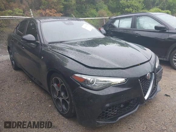2022 Alfa Romeo Giulia Veloce with VIN ZARFAMBN9N7656614, listed as a IAAI auction lot 41946212 with 50,253 mi miles. Bid and sale history available at carsss.com. Image 1.
