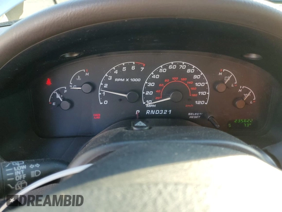 2002 Ford Explorer XLT z VIN 1FMDU63WX2UC00853, wystawiony jako Copart lot #87212814 z przebiegiem 235 622 mil mil oraz Szkoda całkowita • Salvage title. Historia ofert i sprzedaży dostępna na DreamBid. Obrazek 9.