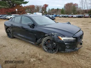 2024 Volvo S60 Plus Black Edition z VIN 7JRL12TH0RG281486, wystawiony jako Copart lot #75622704 z przebiegiem 15 179 mil mil oraz Szkoda całkowita • Salvage title. Historia ofert i sprzedaży dostępna na DreamBid. Obrazek 4.