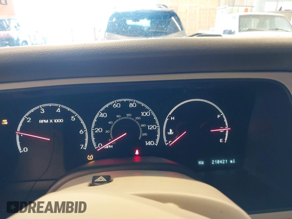 2004 Lincoln Navigator Luxury z VIN 5LMFU28R24LJ32994, wystawiony jako IAAI lot #41264240 z przebiegiem 210 421 mil mil oraz . Historia ofert i sprzedaży dostępna na DreamBid. Obrazek 7.