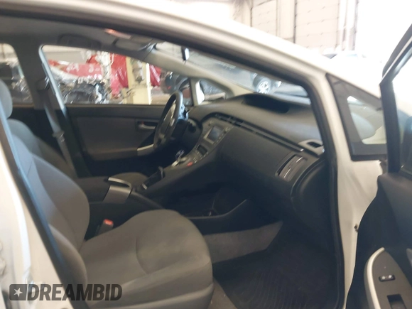 2015 Toyota Prius Four z VIN JTDKN3DU2F0470886, wystawiony jako IAAI lot #42157691 z przebiegiem 108 400 mil mil oraz . Historia ofert i sprzedaży dostępna na DreamBid. Obrazek 5.