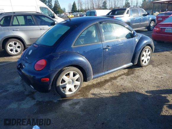 2003 Volkswagen New Beetle Coupe GLX with VIN 3VWDD21C33M405584, listed as a IAAI auction lot 41633677 with 91,378 mi miles. Bid and sale history available at carsss.com. Image 4.