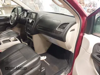 2015 Chrysler Town & Country Touring with VIN 2C4RC1BG1FR717939, listed as a IAAI auction lot 41667583 with 1 mi miles. Bid and sale history available at carsss.com. Image 5.