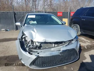 2022 Toyota Corolla LE with VIN 5YFEPMAE9NP340490, listed as a IAAI auction lot 41653662 with 35,676 mi miles and . Bid and sale history available at DreamBid. Image 6.