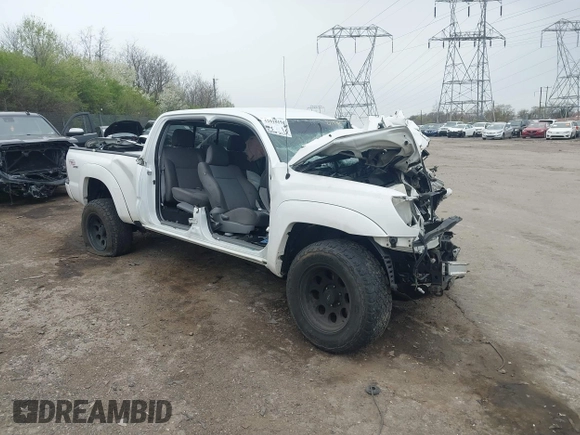 2013 Toyota Tacoma z VIN 5TFMU4FN9DX019465, wystawiony jako IAAI lot #42010194 z przebiegiem 115 812 mil mil oraz . Historia ofert i sprzedaży dostępna na DreamBid. Obrazek 1.