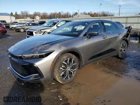 2023 Toyota Crown XLE z VIN JTDAAAAFXP3008724, wystawiony jako Copart lot #85527824 z przebiegiem 16 687 mil mil oraz Szkoda całkowita • Salvage title. Historia ofert i sprzedaży dostępna na DreamBid. Obrazek 1.