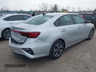 2019 Kia Forte LXS z VIN 3KPF24AD1KE006039, wystawiony jako IAAI lot #42076523 z przebiegiem 70 775 mil mil oraz . Historia ofert i sprzedaży dostępna na DreamBid. Obrazek 4.