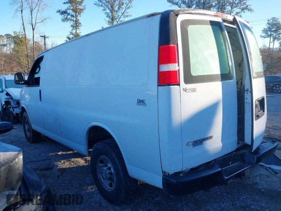 2021 Chevrolet Express Cargo z VIN 1GCWGAF76M1175319, wystawiony jako IAAI lot #41333994 z przebiegiem 81 474 mil mil oraz . Historia ofert i sprzedaży dostępna na DreamBid. Obrazek 3.