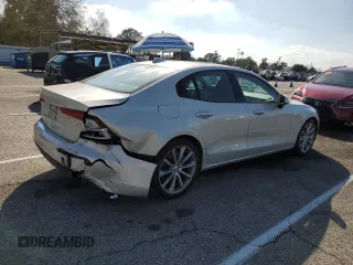 2019 Volvo S60 Momentum with VIN 7JR102FK8KG001031, listed as a Copart auction lot 44805915 with 34,688 mi miles and Salvage Title. Bid and sale history available at carsss.com. Image 3.