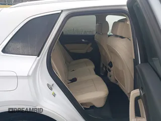 2024 Audi Q5 S line Premium z VIN WA1GAAFY4R2024229, wystawiony jako IAAI lot #40549244 z przebiegiem 7 641 mil mil oraz . Historia ofert i sprzedaży dostępna na DreamBid. Obrazek 8.