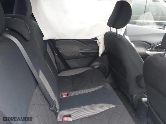 2018 Nissan Kicks SV with VIN 3N1CP5CU6JL540903, listed as a IAAI auction lot 41574975 with 84,793 mi miles. Bid and sale history available at carsss.com. Image 8.