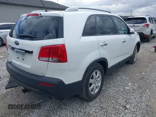 2012 Kia Sorento LX with VIN 5XYKTDA20CG210698, listed as a IAAI auction lot 41728400 with 80,463 mi miles. Bid and sale history available at carsss.com. Image 4.