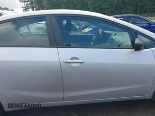2018 Kia Forte LX z VIN 3KPFK4A70JE193265, wystawiony jako IAAI lot #42375190 z przebiegiem 110 648 mil mil oraz . Historia ofert i sprzedaży dostępna na DreamBid. Obrazek 13.
