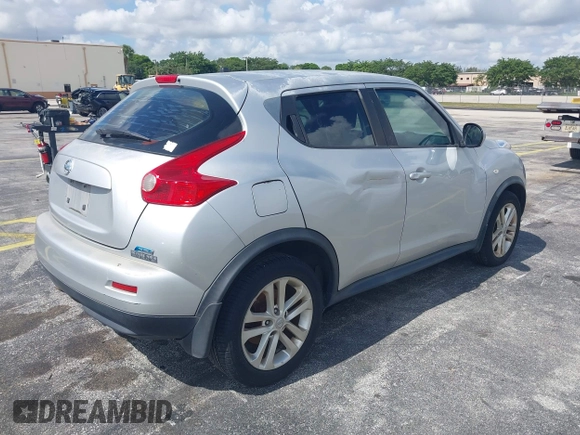 2014 Nissan Juke S with VIN JN8AF5MR5ET351215, listed as a IAAI auction lot 42208852 with 127,340 mi miles. Bid and sale history available at carsss.com. Image 4.