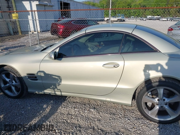 2005 Mercedes-Benz SL with VIN WDBSK76F45F101178, listed as a IAAI auction lot 42016738 with 117,752 mi miles and . Bid and sale history available at DreamBid. Image 14.