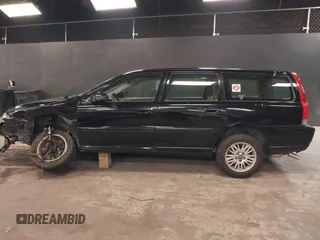 2005 Volvo V70 with VIN YV1SW640552499033, listed as a IAAI auction lot 42084472 with 149,567 mi miles. Bid and sale history available at carsss.com. Image 15.