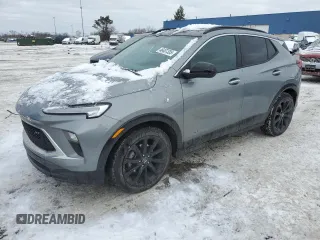 2025 Buick Encore GX Sport Touring с VIN KL4AMDSL2SB028827, выставлен на аукционе Copart как лот 46407335 с пробегом 5 901 миль миль и Списание • Salvage title. История ставок и продаж доступна на DreamBid. Изображение 1.