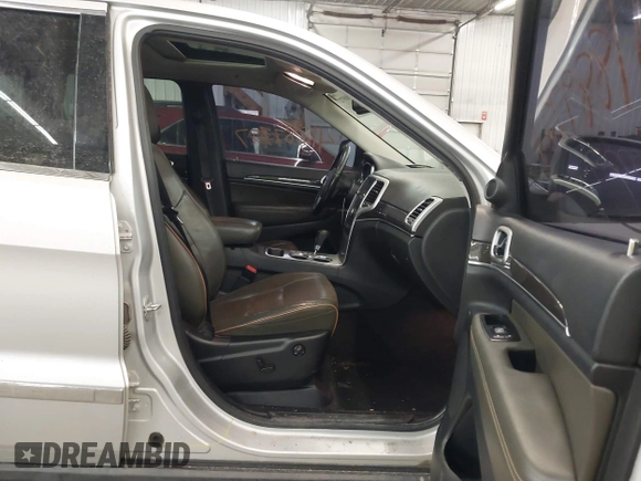 2011 Jeep Grand Cherokee Laredo with VIN 1J4RR4GGXBC684171, listed as a IAAI auction lot 41889727 with 141,202 mi miles and . Bid and sale history available at DreamBid. Image 5.