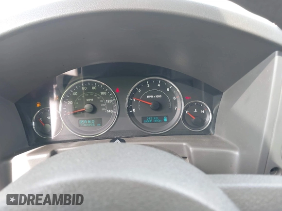 2006 Jeep Commander with VIN 1J8HG48K86C363187, listed as a IAAI auction lot 42090246 with 140,956 mi miles. Bid and sale history available at carsss.com. Image 7.