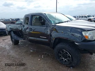 2011 Toyota Tacoma z VIN 5TFUX4EN8BX002159, wystawiony jako IAAI lot #41291262 z przebiegiem 94 934 mil mil oraz . Historia ofert i sprzedaży dostępna na DreamBid. Obrazek 6.