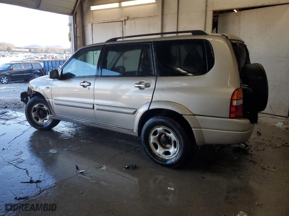 2002 Suzuki XL-7 Standard with VIN JS3TX92V324121687, listed as a Copart auction lot 88299375 with 228,833 mi miles and Salvage Title. Bid and sale history available at carsss.com. Image 2.