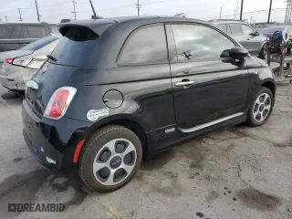 2015 FIAT 500e with VIN 3C3CFFGE3FT642311, listed as a Copart auction lot 82676164 with 27,925 mi miles and Clean Title. Bid and sale history available at carsss.com. Image 3.