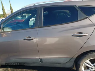 2013 Hyundai Tucson GLS with VIN KM8JU3AC0DU705782, listed as a IAAI auction lot 41804846 with 81,260 mi miles. Bid and sale history available at carsss.com. Image 14.