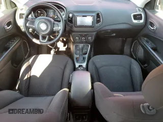 2017 Jeep Compass Sport z VIN 3C4NJDAB5HT642691, wystawiony jako Copart lot #54208335 z przebiegiem 183 359 mil mil oraz Szkoda całkowita • Salvage title. Historia ofert i sprzedaży dostępna na DreamBid. Obrazek 8.
