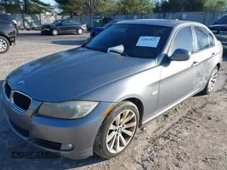 2011 BMW 3 Series 328i z VIN WBAPH5G5XBNM75907, wystawiony jako IAAI lot #42002821 z przebiegiem 204 122 mil mil oraz . Historia ofert i sprzedaży dostępna na DreamBid. Obrazek 2.