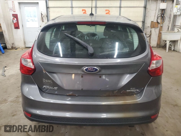 2014 Ford Focus SE z VIN 1FADP3K2XEL255540, wystawiony jako Copart lot #57070215 z przebiegiem 236 707 mil mil oraz Czysty tytuł • Clean title. Historia ofert i sprzedaży dostępna na DreamBid. Obrazek 6.