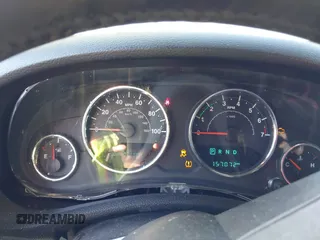 2016 Jeep Wrangler Unlimited Sport z VIN 1C4BJWDG5GL257423, wystawiony jako IAAI lot #42530026 z przebiegiem 157 072 mil mil oraz . Historia ofert i sprzedaży dostępna na DreamBid. Obrazek 7.