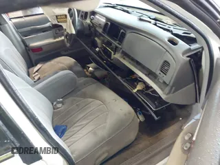 1997 Mercury Grand Marquis GS z VIN 2MELM74W6VX680292, wystawiony jako IAAI lot #42299154 z przebiegiem 208 666 mil mil oraz . Historia ofert i sprzedaży dostępna na DreamBid. Obrazek 5.
