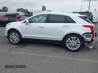2017 Cadillac XT5 Premium Luxury FWD z VIN 1GYKNCRS3HZ307728, wystawiony jako IAAI lot #42203542 z przebiegiem 50 433 mil mil oraz . Historia ofert i sprzedaży dostępna na DreamBid. Obrazek 15.