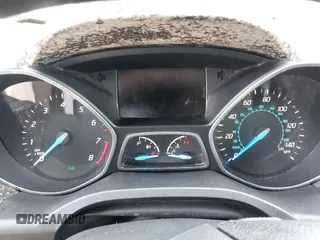 2014 Ford Escape SE z VIN 1FMCU9GX0EUC02583, wystawiony jako IAAI lot #42197013 z przebiegiem Nie podano mil oraz . Historia ofert i sprzedaży dostępna na DreamBid. Obrazek 7.
