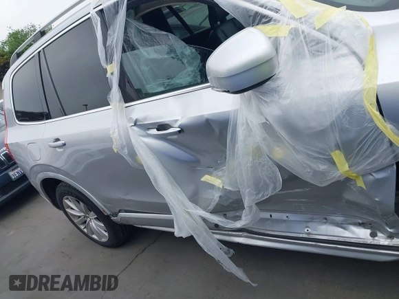 2016 Volvo XC90 T6 Momentum с VIN YV4A22PK5G1033319, выставлен на аукционе IAAI как лот 41870682 с пробегом 85 697 миль миль и . История ставок и продаж доступна на DreamBid. Изображение 13.