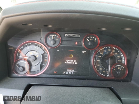 2016 Ram 1500 Rebel z VIN 1C6RR7YT1GS350439, wystawiony jako Copart lot #52300885 z przebiegiem 196 557 mil mil oraz Szkody całkowita. Historia ofert i sprzedaży dostępna na DreamBid. Obrazek 9.