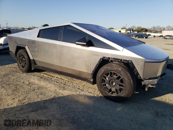 2024 Tesla Cybertruck Cyberbeast с VIN 7G2CEHEE4RA011979, выставлен на аукционе Copart как лот 48766285 с пробегом 3 805 миль миль и Списание • Salvage title. История ставок и продаж доступна на DreamBid. Изображение 4.