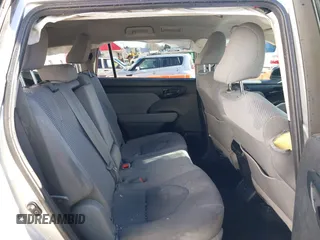 2020 Toyota Highlander LE with VIN 5TDBZRBH0LS045947, listed as a IAAI auction lot 41489923 with 81,946 mi miles and . Bid and sale history available at DreamBid. Image 8.