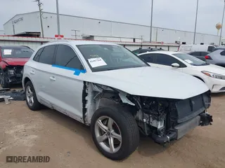 2021 Audi Q5 Premium with VIN WA1AAAFY2M2132508, listed as a IAAI auction lot 41607560 with 38,318 mi miles. Bid and sale history available at carsss.com. Image 1.