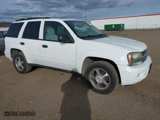 2008 Chevrolet TrailBlazer Fleet w/2FL with VIN 1GNDT13S982230574, listed as a IAAI auction lot 41740613 with 214,275 mi miles. Bid and sale history available at carsss.com. Image 1.