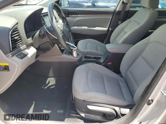 2017 Hyundai Elantra SE z VIN 5NPD84LF0HH063003, wystawiony jako Copart lot #56899785 z przebiegiem 167 502 mil mil oraz Szkoda całkowita • Salvage title. Historia ofert i sprzedaży dostępna na DreamBid. Obrazek 7.