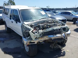 1994 Toyota Pickup z VIN JT4RN13P9R6064863, wystawiony jako IAAI lot #41964543 z przebiegiem 11 888 mil mil oraz . Historia ofert i sprzedaży dostępna na DreamBid. Obrazek 1.