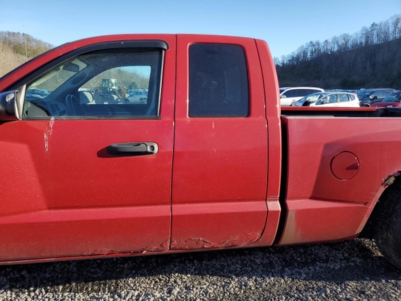 2005 Dodge Dakota с VIN 1D7HW22N95S225881, выставлен на аукционе Copart как лот 46940925 с пробегом 86 833 миль миль и Чистый • Clean title. История ставок и продаж доступна на DreamBid. Изображение 10.