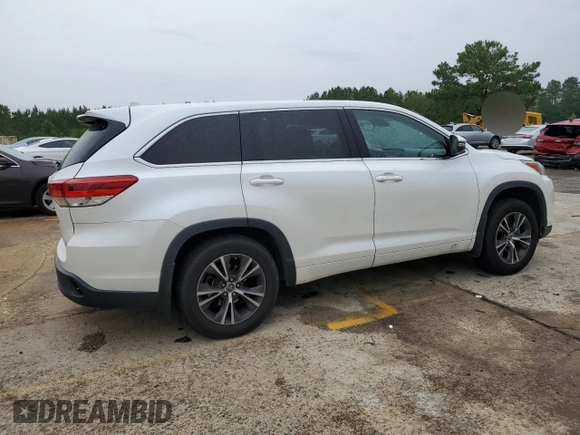 2017 Toyota Highlander LE with VIN 5TDBZRFH8HS371531, listed as a Copart auction lot 59560275 with 87,200 mi miles and Salvage title. Bid and sale history available at DreamBid. Image 3.