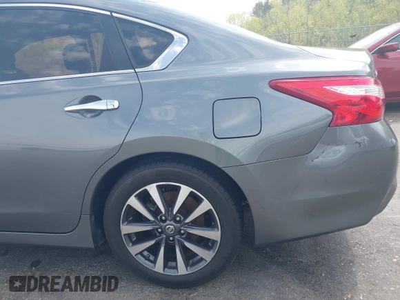 2017 Nissan Altima SV z VIN 1N4AL3AP2HC288869, wystawiony jako IAAI lot #41864317 z przebiegiem 218 256 mil mil oraz . Historia ofert i sprzedaży dostępna na DreamBid. Obrazek 19.